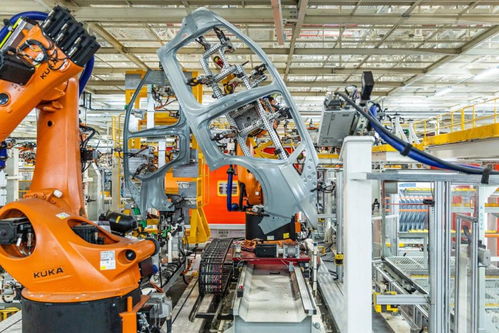 从网红员工到机器人下属 揭秘未来智造工厂的网络信息技术核心